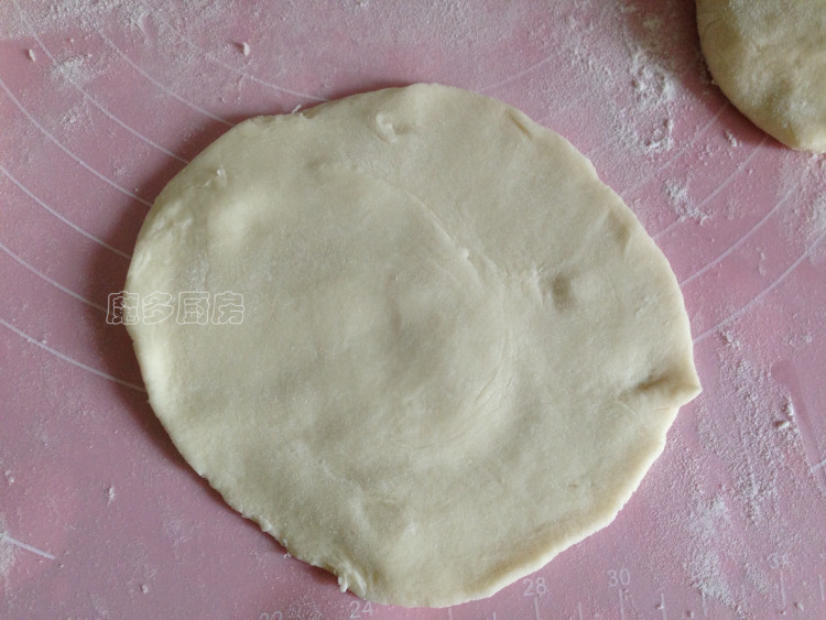 猪肉豇豆烫面馅饼步骤6