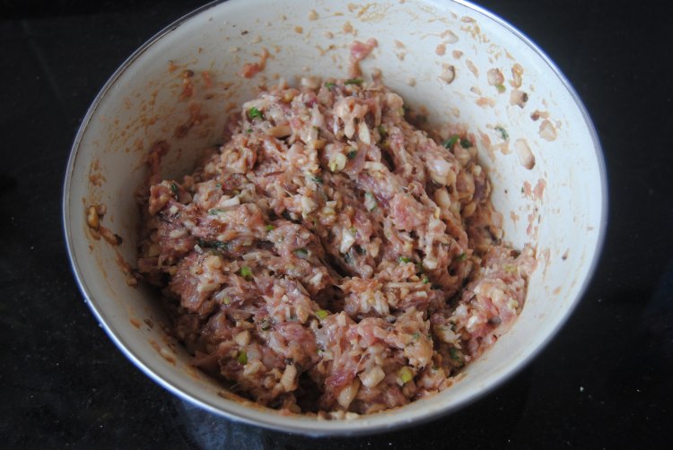 香菇猪肉锅贴步骤4