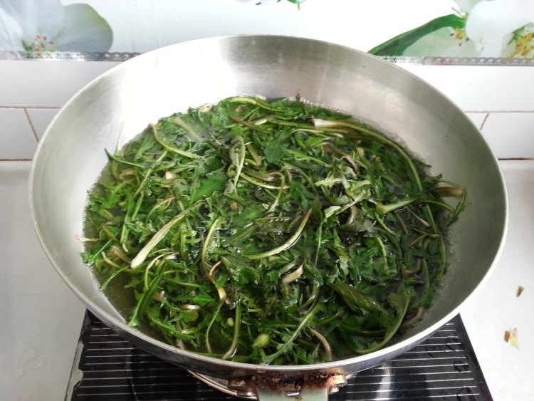 鲜肉莆公英水饺步骤1