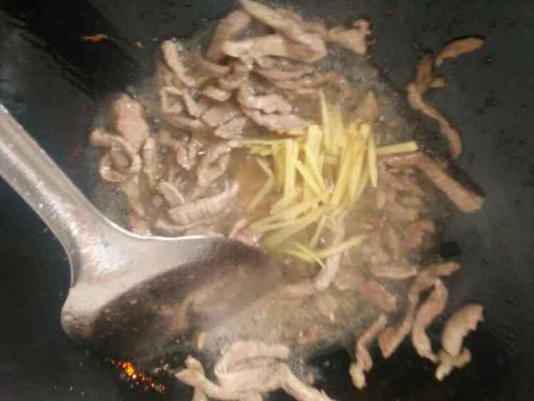 豇豆炒肉丝步骤4