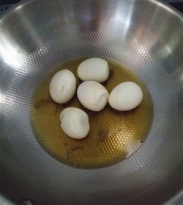 虎皮蛋肉片炒花菜步骤6