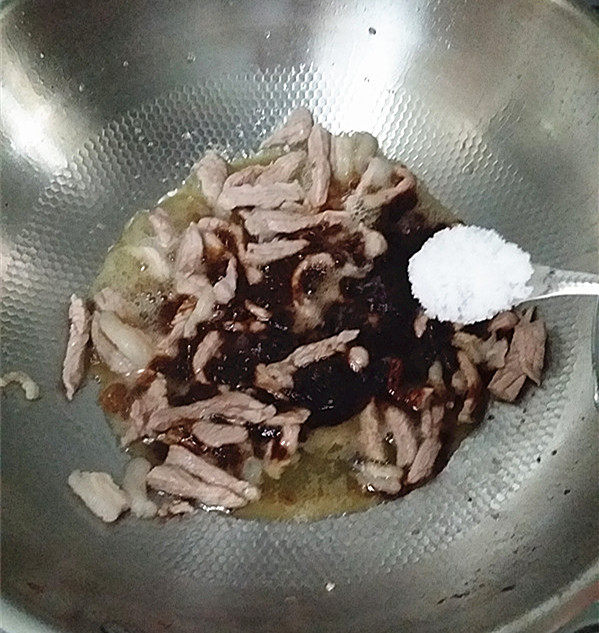 虎皮蛋肉片炒花菜步骤9