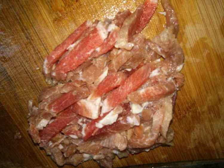 大头菜西红柿炒肉步骤2