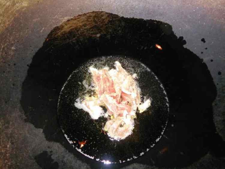 大头菜西红柿炒肉步骤3