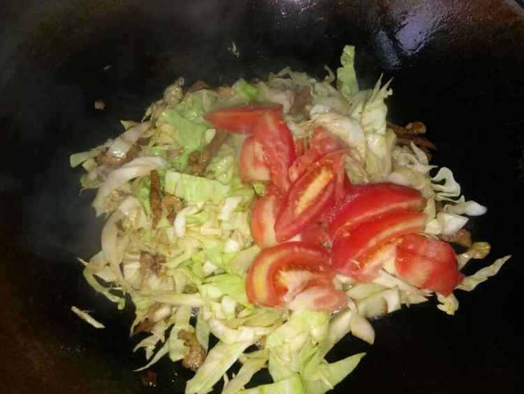 大头菜西红柿炒肉步骤7