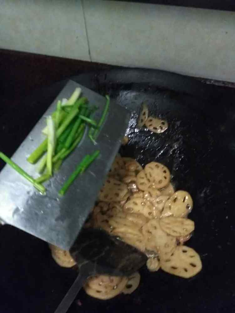 莲藕炒肉片步骤11