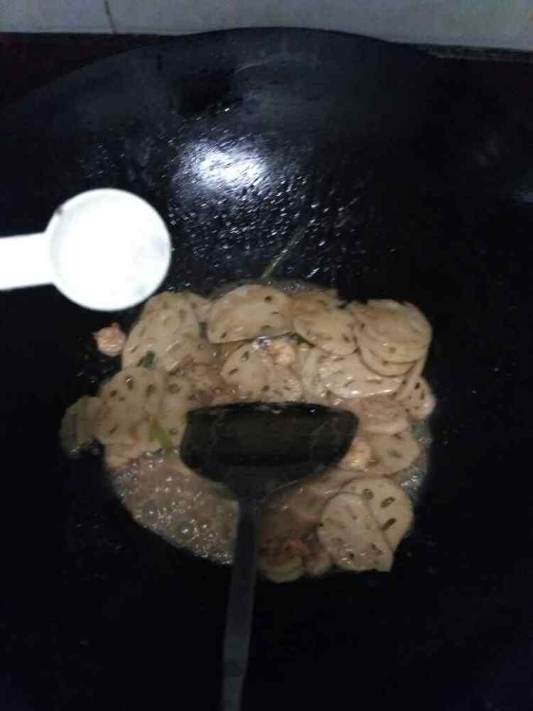 莲藕炒肉片步骤9
