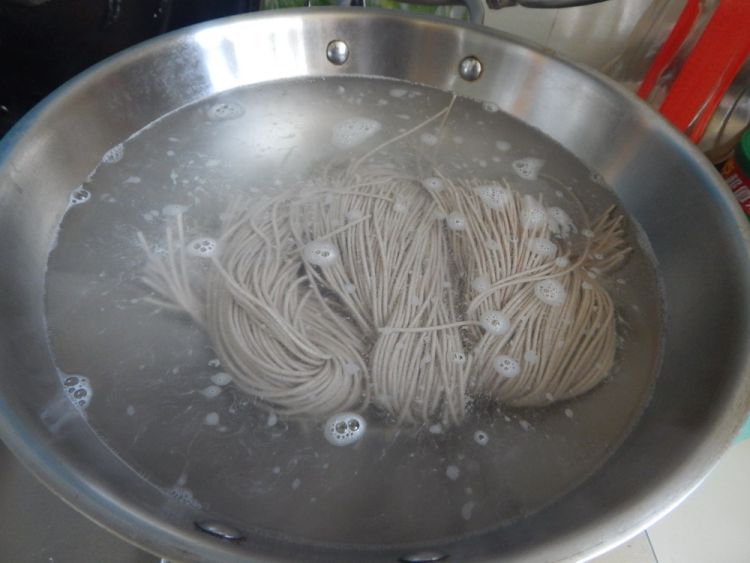 酱黄瓜荞麦面步骤3
