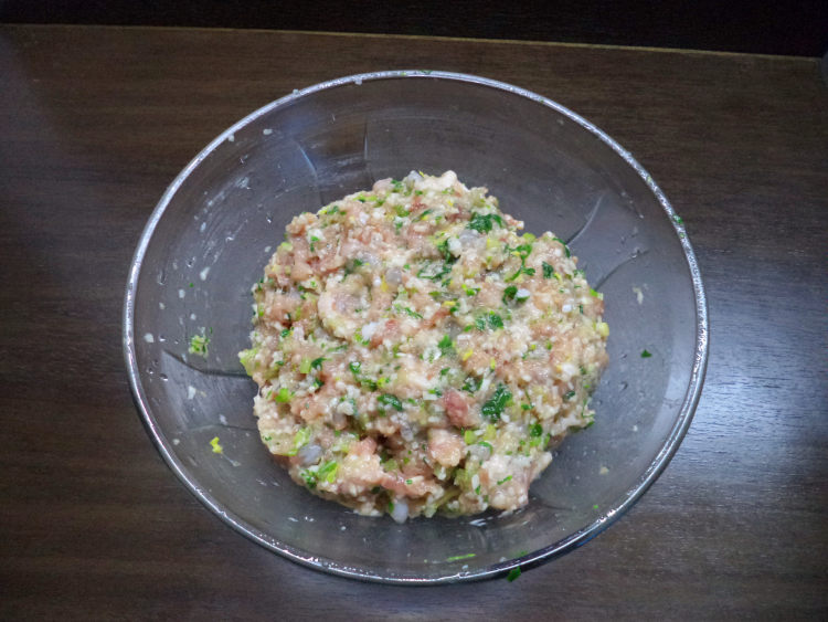 香芹鲜虾鲜肉饺步骤5