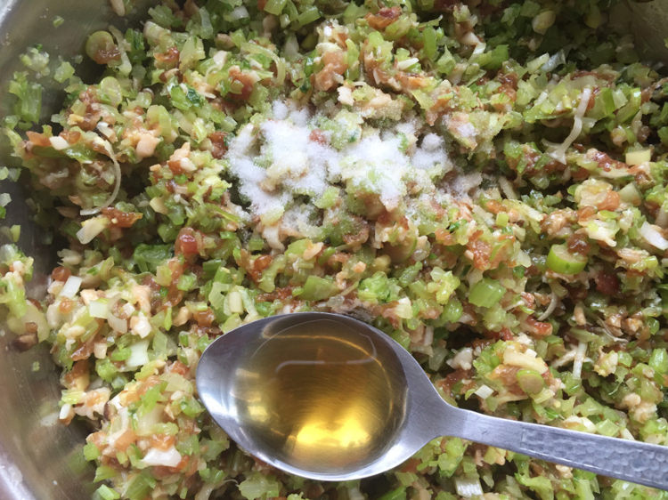 猪肉芹菜香菇发面包子步骤9