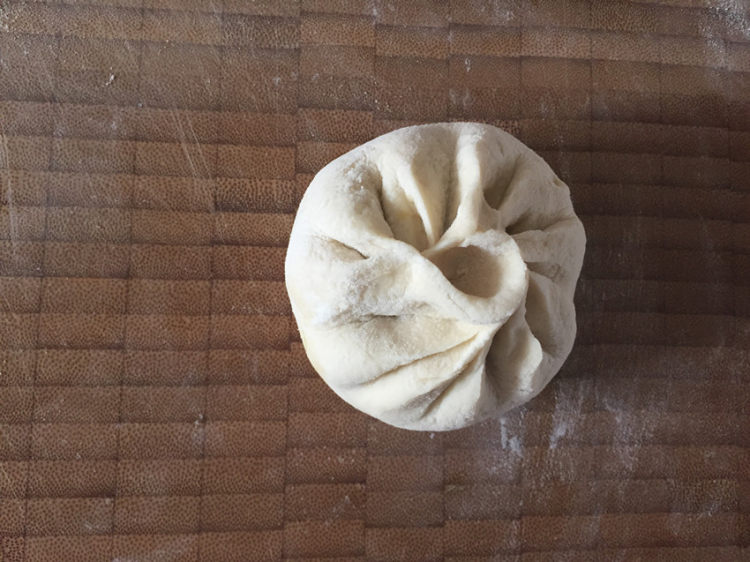 猪肉芹菜香菇发面包子步骤16