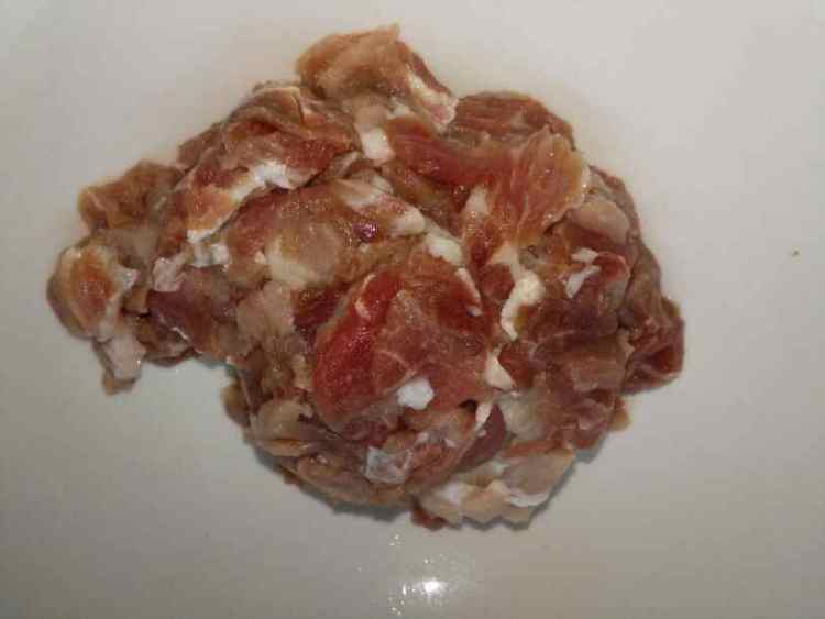 西红柿炒鸡蛋肉步骤1