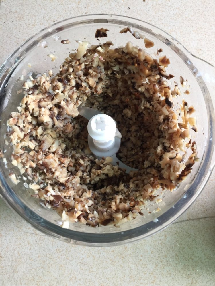 白菜香菇猪肉馅饺子步骤4