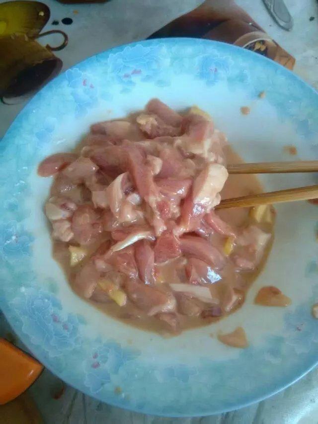 肉丝竹笋步骤3