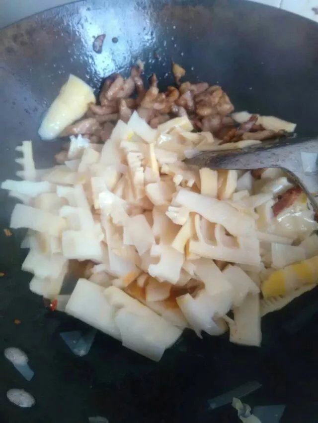 肉丝竹笋步骤7
