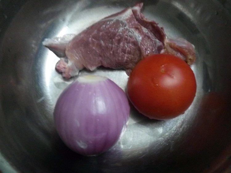 洋葱番茄肉酱步骤1
