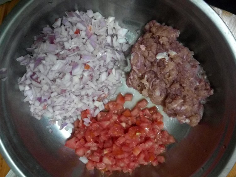 洋葱番茄肉酱步骤2