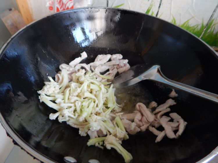 西红柿肉丝煮年糕步骤7