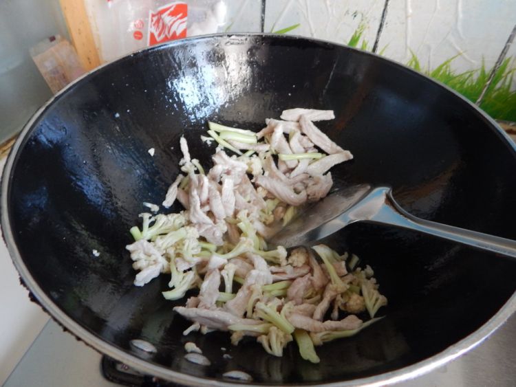 西红柿肉丝煮年糕步骤8