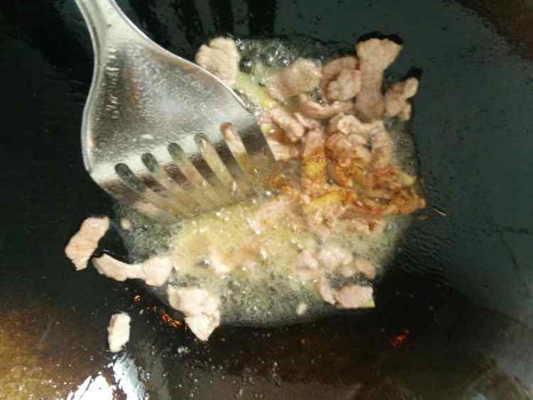 土豆胡萝卜炒肉步骤7