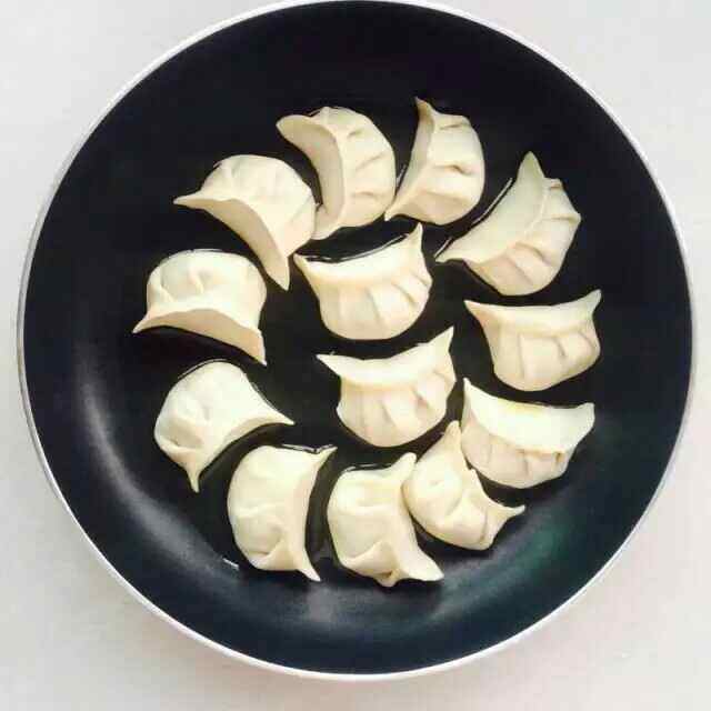 胡萝卜猪肉生煎包步骤10