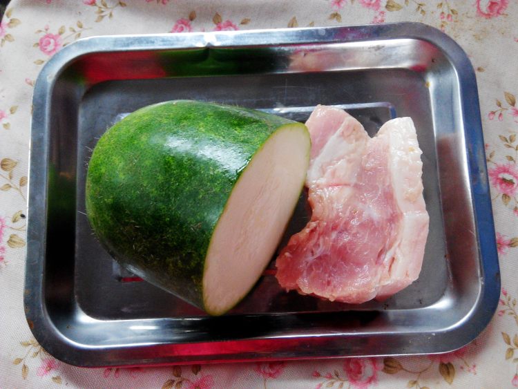 枸杞肉末蒸冬瓜步骤1