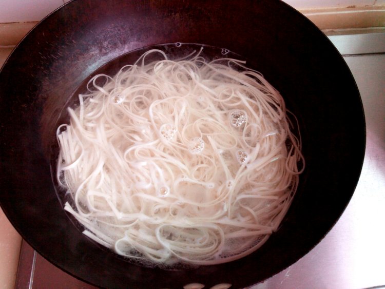 长豆肉丝炒面步骤3