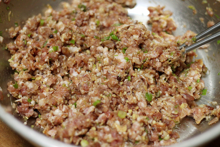 芹菜胡萝卜鲜肉饺子步骤7