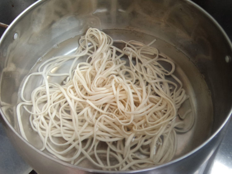香干肉丁酱拌面步骤9