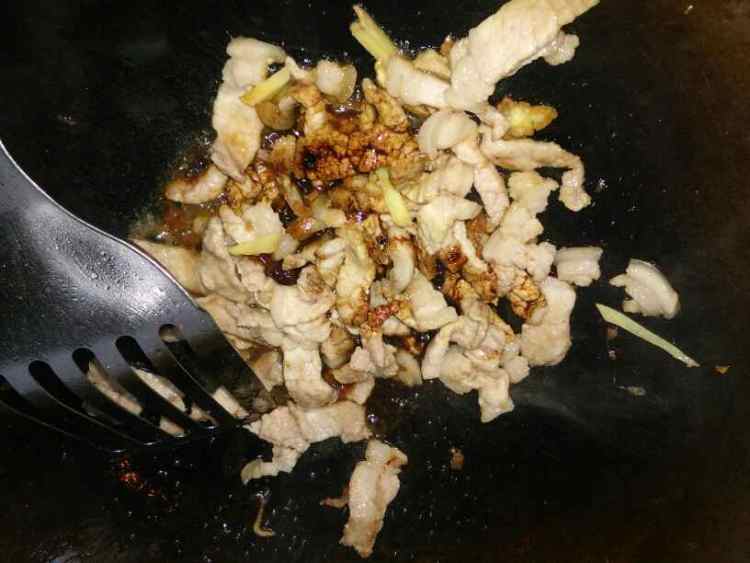 黄瓜西红柿炒鸡蛋肉步骤8