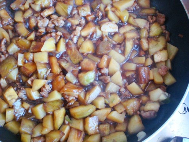 肉沫土豆茄子丁步骤8