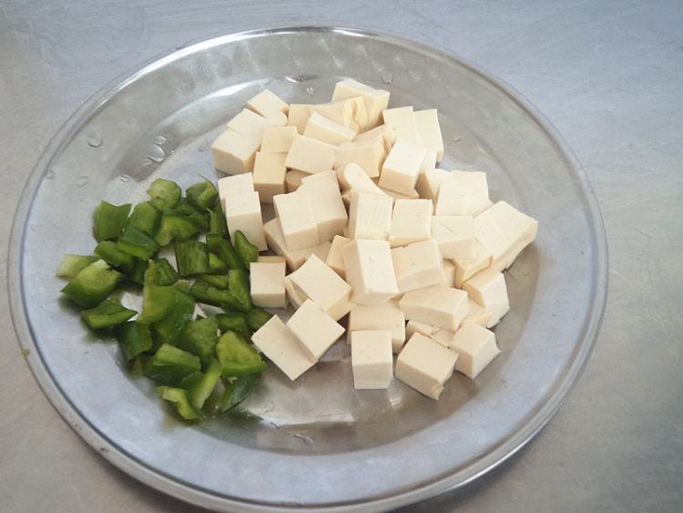 肉末豆腐拌面步骤3
