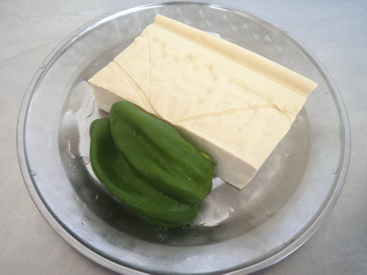 肉末豆腐拌面步骤2