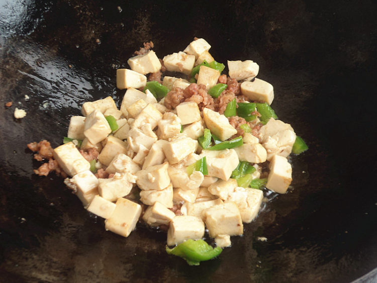 肉末豆腐拌面步骤6