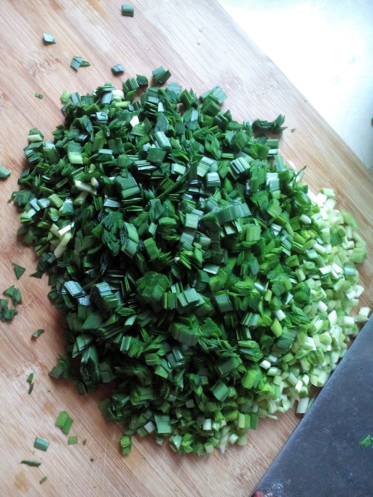 蚂蚱菜煎包步骤2