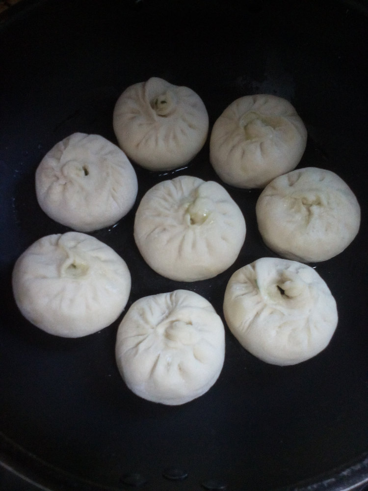 蚂蚱菜煎包步骤9