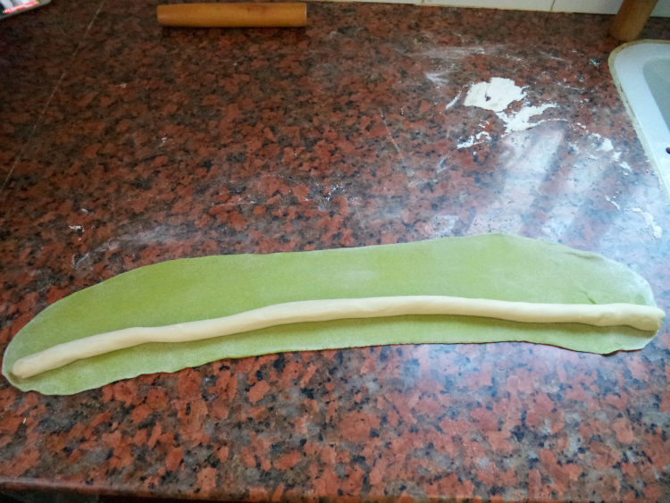 翡翠虫草花鲜肉饺步骤7