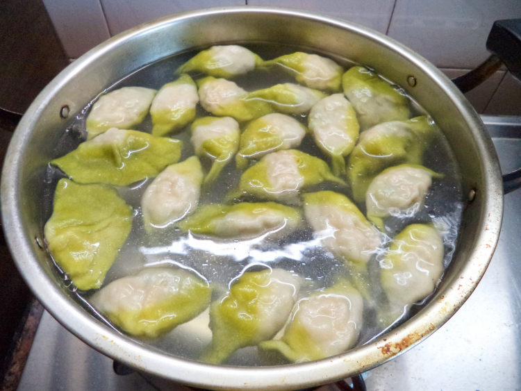翡翠虫草花鲜肉饺步骤12