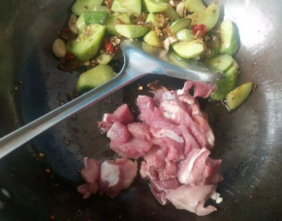 黄瓜苋菜炒肉步骤6