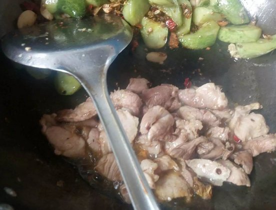 黄瓜苋菜炒肉步骤7