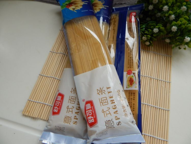 肉末茄子凉拌意面步骤1