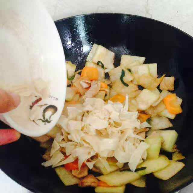 小炒冬瓜肉片步骤7