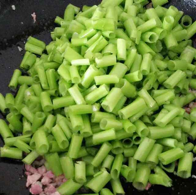 通菜梗炒肉粒步骤5