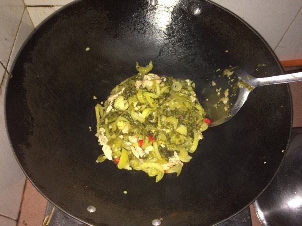 酸菜小炒肉步骤5