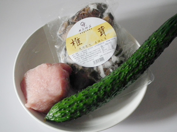 椎茸炒肉片步骤1