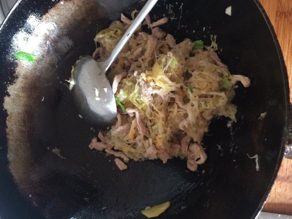 酸菜炖粉条步骤6