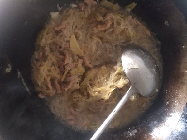 酸菜炖粉条步骤9