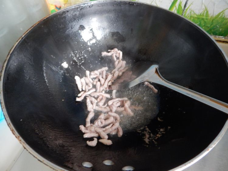 茭白肉丝炒米粉步骤7