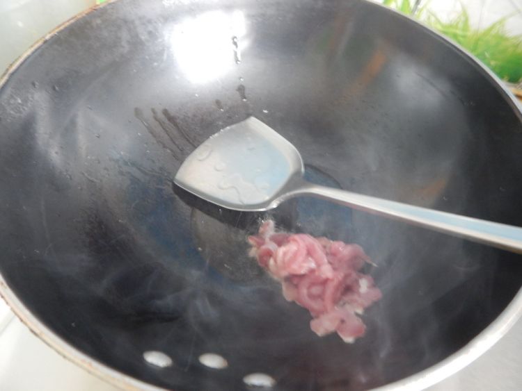 茭白肉丝炒米粉步骤6