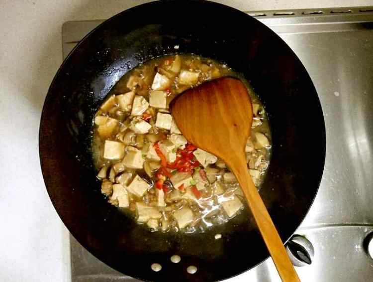 香菇肉末炖豆腐步骤11